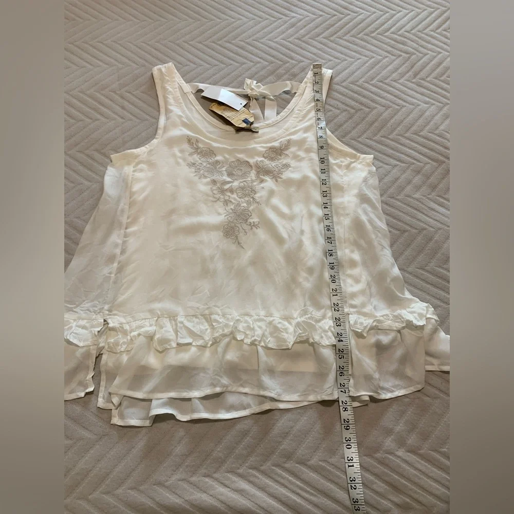 NWT Democracy Ivory Floral Embroidered Sleeveless Ruff Top Size‎ L Casual Summer